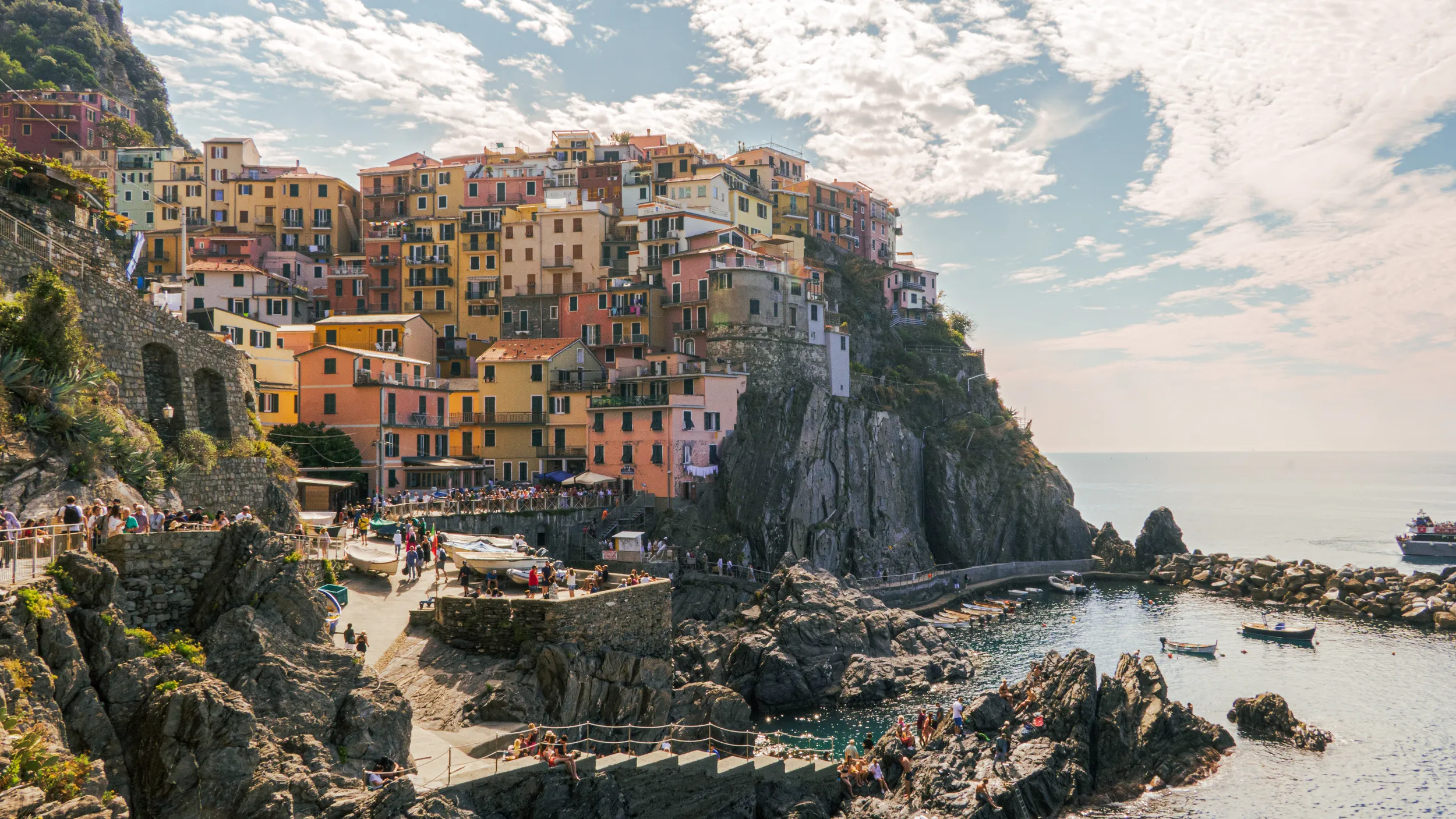 Cinque Terre: Colors of the Italian Riviera 五渔村(五鄉地)