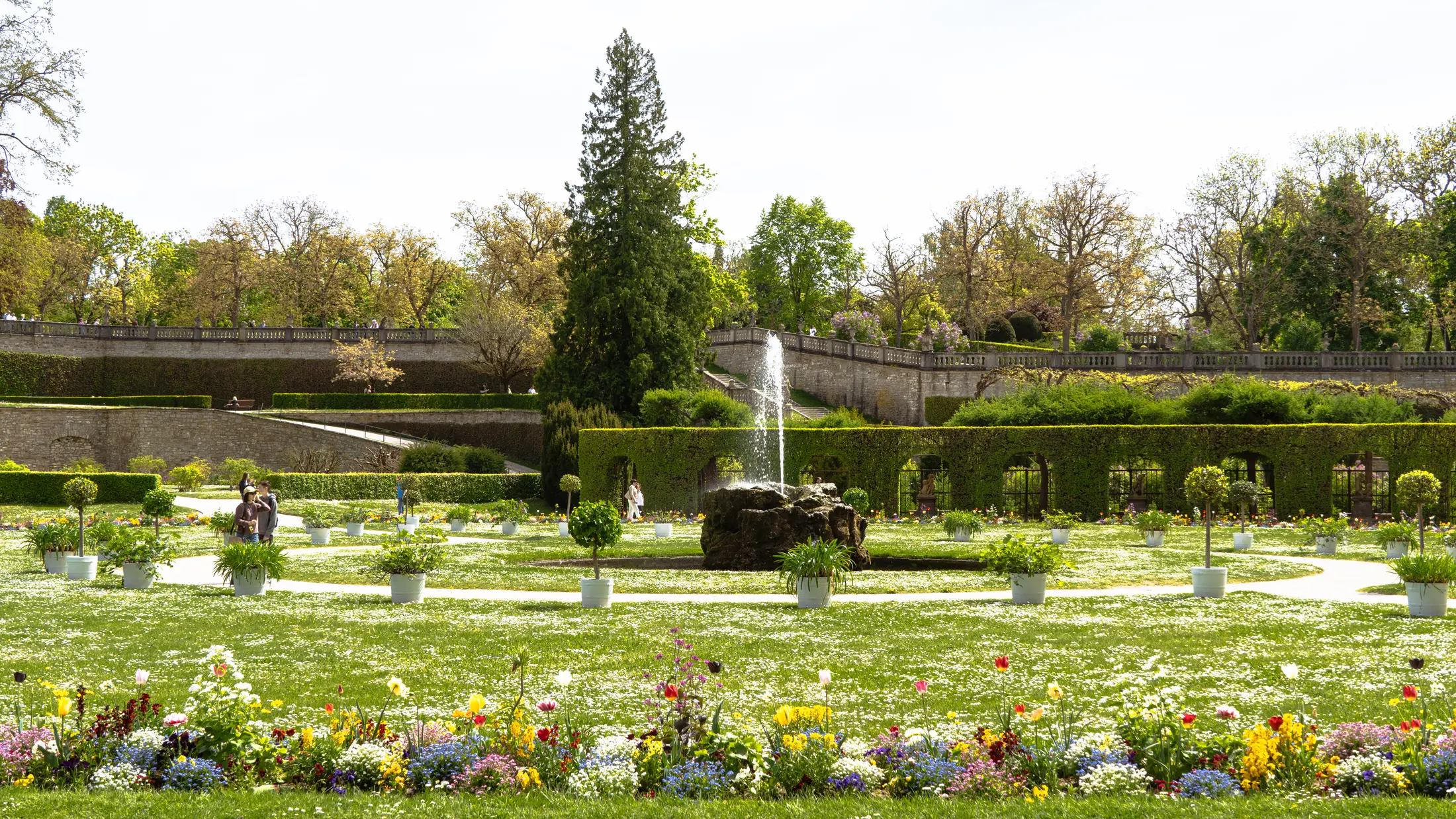 Würzburg: Baroque Splendor on the Main 维尔茨堡 - 美茵河畔的巴洛克之城 (Part 1)